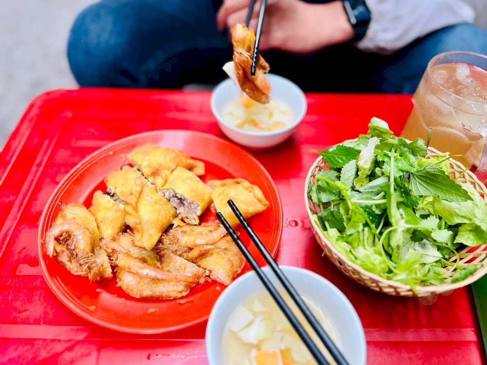 Quán bánh tôm chợ Hòe Nhai